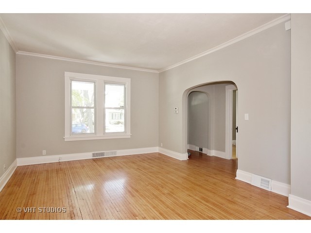140 S Commonwealth Ave, Aurora, IL 60506 photo 1