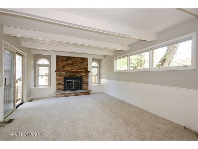 140 S Commonwealth Ave, Aurora, IL 60506 photo 4