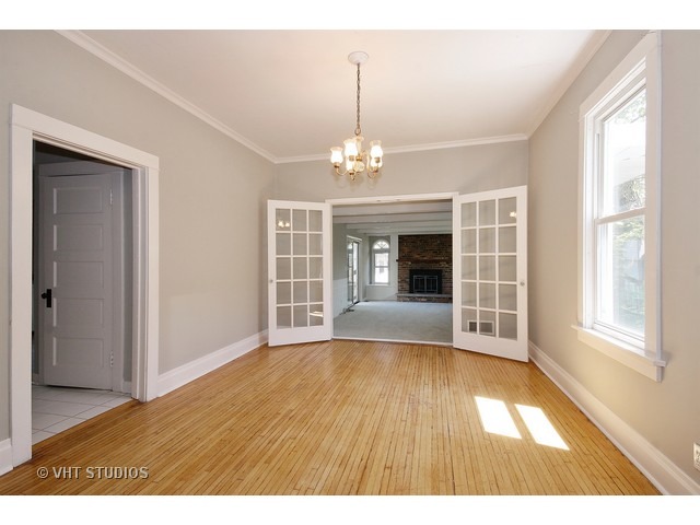 140 S Commonwealth Ave, Aurora, IL 60506 photo 3