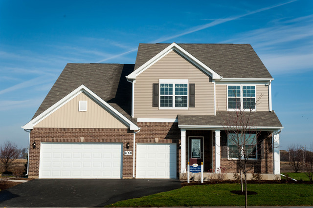 241 Stagecoach Dr, Elgin, IL 60124 photo 2