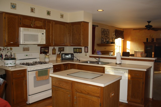 525 Surrey Ridge Dr, Cary, IL 60013 photo 5
