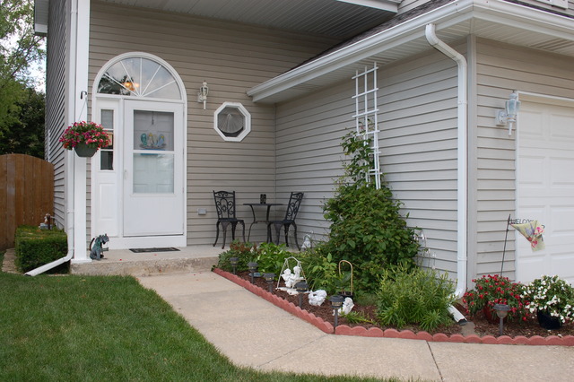 796 Cheyenne Ln, Elgin, IL 60123 photo 2