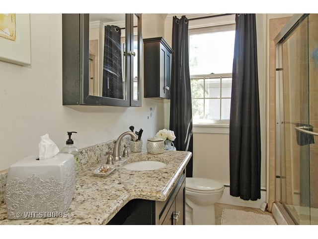 945 Prospect St, Elgin, IL 60120 photo 8