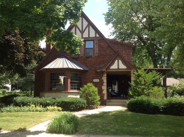 945 Prospect St, Elgin, IL 60120 photo 1