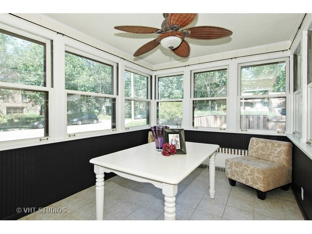 945 Prospect St, Elgin, IL 60120 photo 10