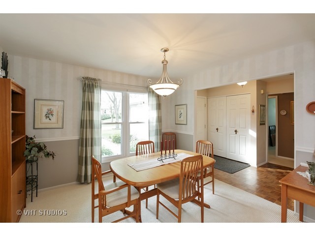 721 Evergreen Ct, Algonquin, IL 60102 photo 5