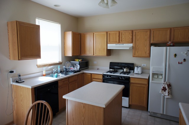 729 Periwinkle Ln, Aurora, IL 60504 photo 2