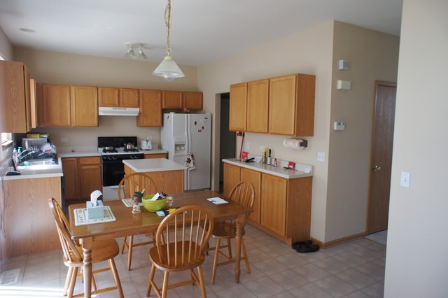 729 Periwinkle Ln, Aurora, IL 60504 photo 3