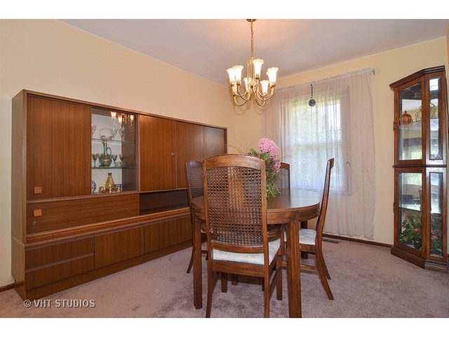 300 E Walters Ln, Itasca, IL 60143 photo 3