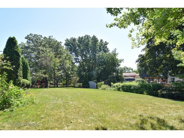 300 E Walters Ln, Itasca, IL 60143 photo 9