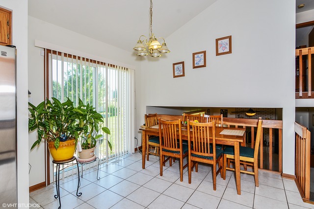 6237 Michael Ln, Matteson, IL 60443 photo 4