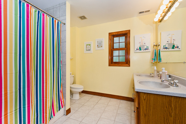 2668 E 74th St, Chicago, IL 60649 photo 12