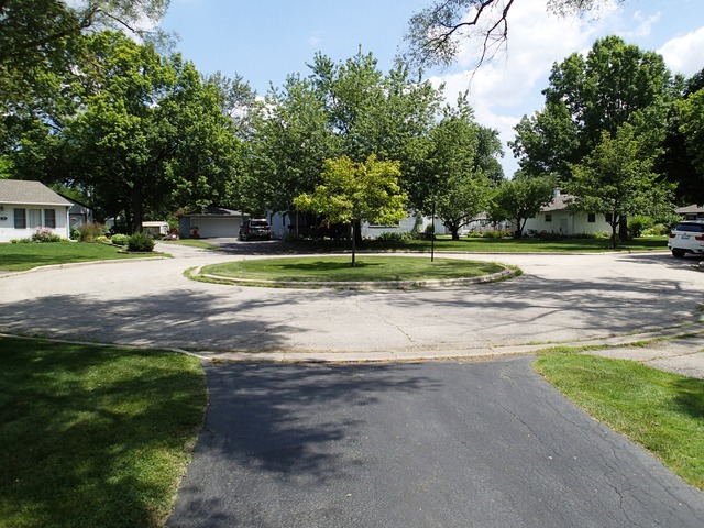2605 Spruce Ct, Rolling Meadows, IL 60008 photo 2