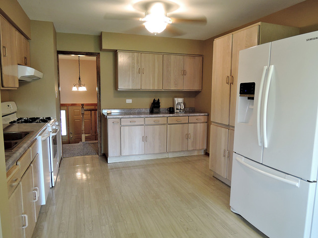 1290 E Hull Dr, Wheaton, IL 60189 photo 4