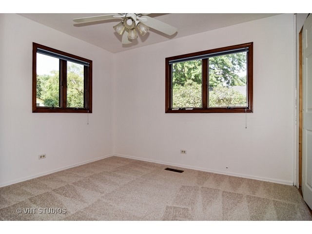740 Maple Ln, Hoffman Estates, IL 60169 photo 13