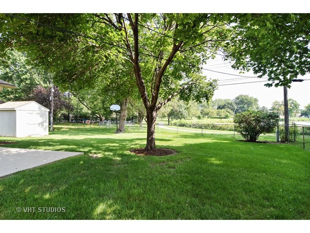 740 Maple Ln, Hoffman Estates, IL 60169 photo 16
