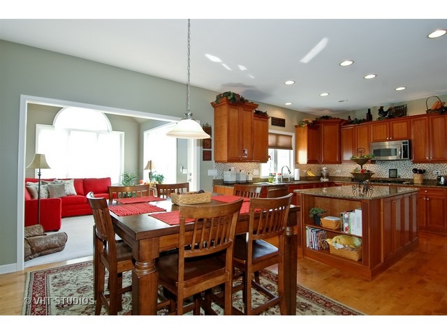 1902 Black Oak Dr, Mchenry, IL 60050 photo 4