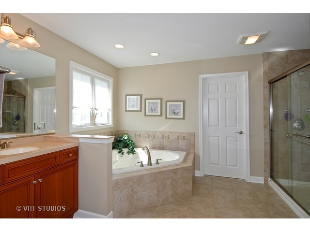 1902 Black Oak Dr, Mchenry, IL 60050 photo 9