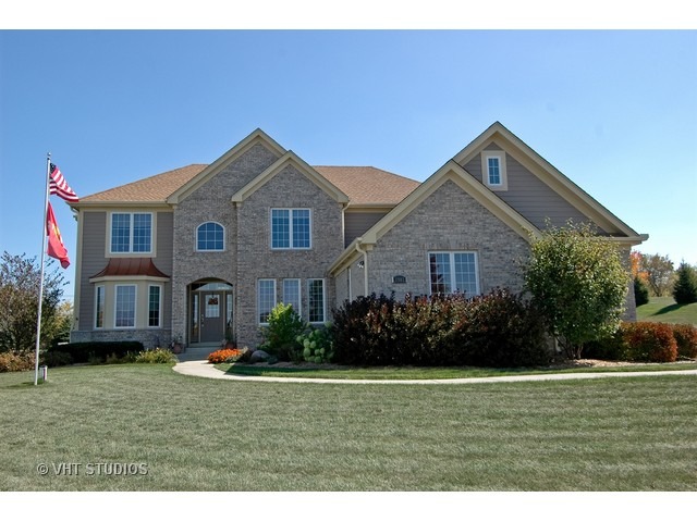 1902 Black Oak Dr, Mchenry, IL 60050 photo 1