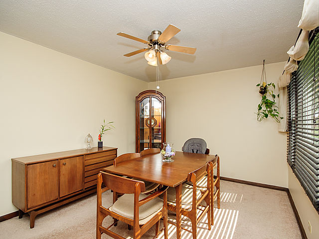 15315 Harding Ave, Midlothian, IL 60445 photo 3