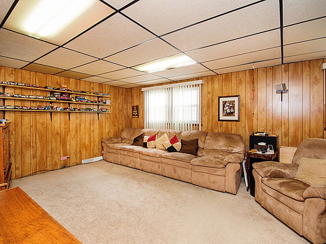 15315 Harding Ave, Midlothian, IL 60445 photo 10