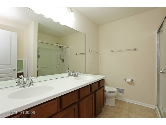 242 Devoe Dr, Oswego, IL 60543 photo 11