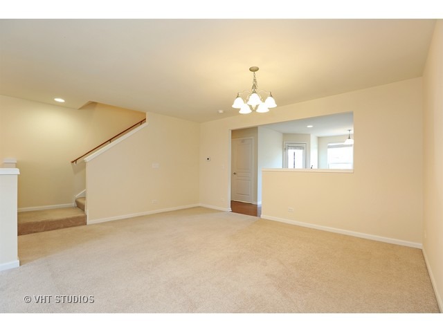 242 Devoe Dr, Oswego, IL 60543 photo 6
