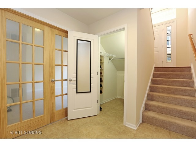 242 Devoe Dr, Oswego, IL 60543 photo 8