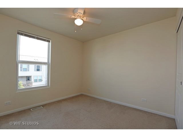 242 Devoe Dr, Oswego, IL 60543 photo 13