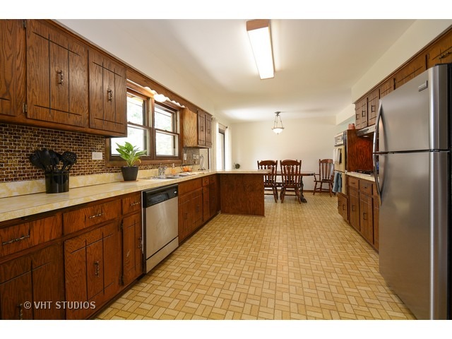 19845 Therese Ln, Mokena, IL 60448 photo 2