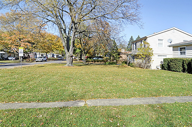 1345 S Sumner Ave, Wheaton, IL 60189 photo 3