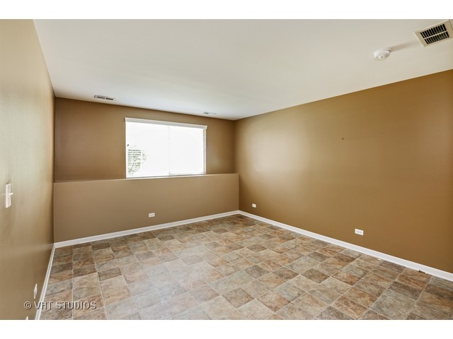 2515 Emily Ln, Elgin, IL 60123 photo 9
