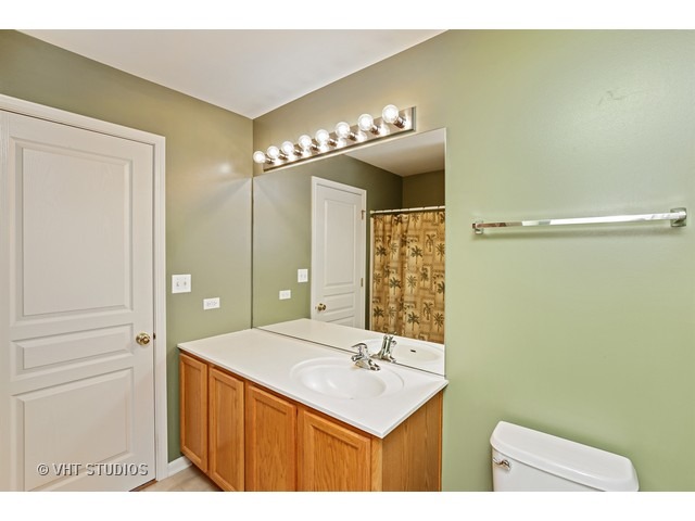 2515 Emily Ln, Elgin, IL 60123 photo 8