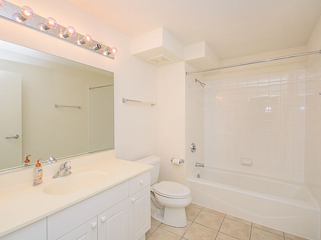 800 Elgin Rd #1209, Evanston, IL 60201 photo 11