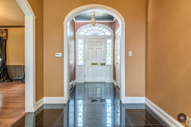 308 E Chicago Ave, Naperville, IL 60540 photo 2