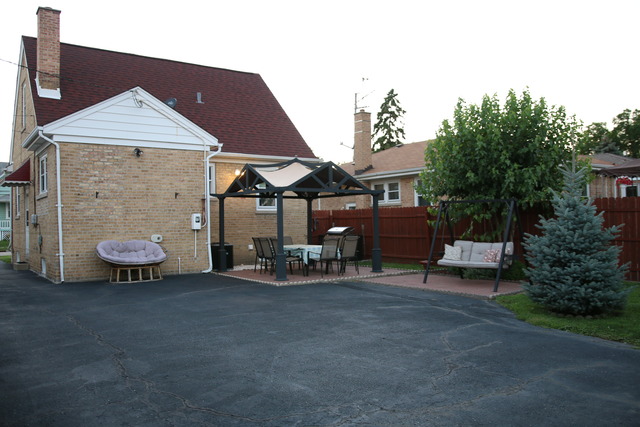 4301 Ruby St, Schiller Park, IL 60176 photo 1