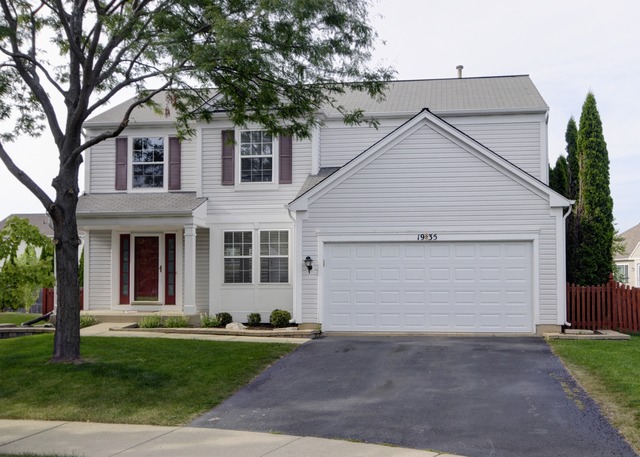 1935 Spinnaker Ct, Aurora, IL 60503 photo 1
