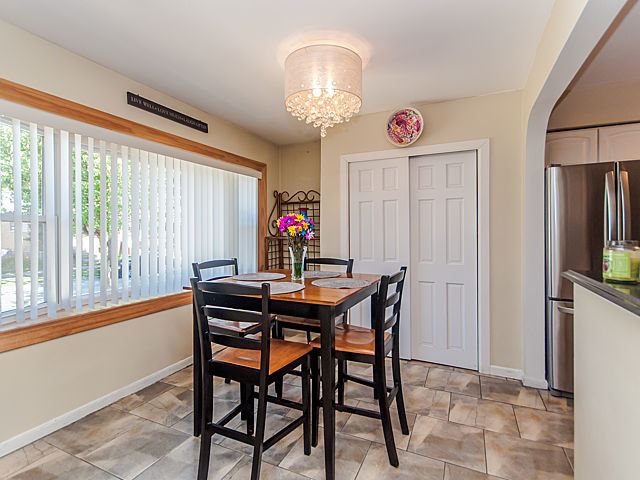 6536 W Sinclair Ave, Berwyn, IL 60402 photo 5