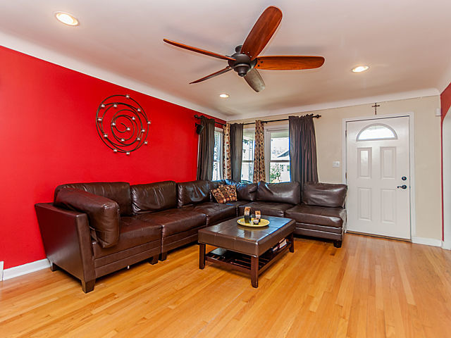 6536 W Sinclair Ave, Berwyn, IL 60402 photo 3