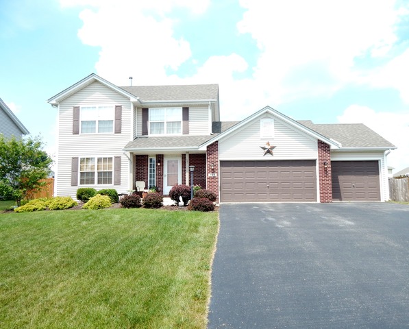 739 Ballymore Rd, Roscoe, IL 61073 photo 2