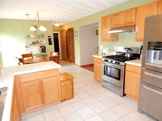 739 Ballymore Rd, Roscoe, IL 61073 photo 7