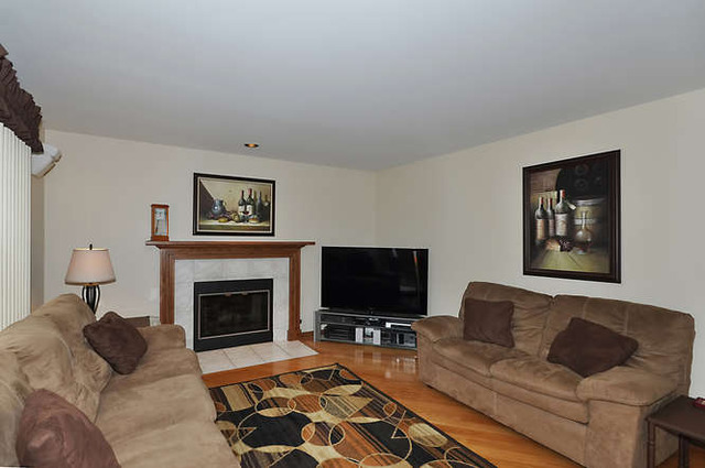 665 Greenview Ln, Wheeling, IL 60090 photo 7