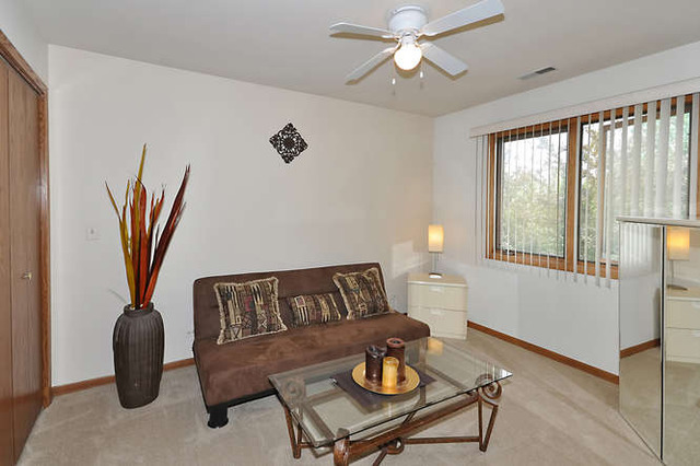 665 Greenview Ln, Wheeling, IL 60090 photo 18