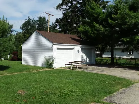 916 E 8th St, Lockport, IL 60441 photo 3