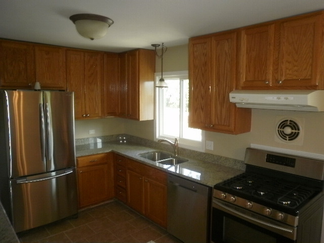155 Bode Rd, Hoffman Estates, IL 60169 photo 5