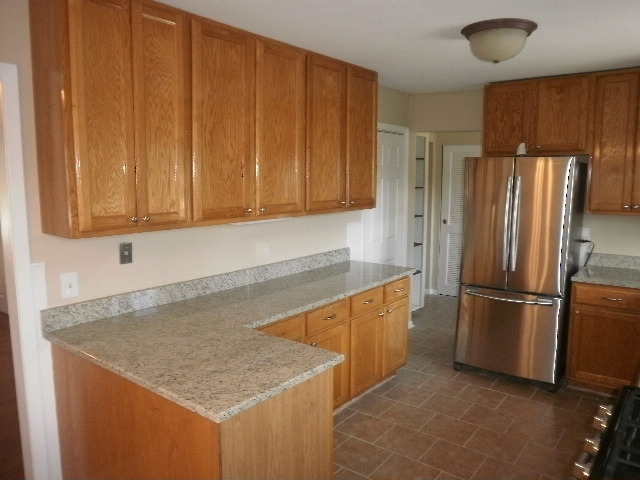 155 Bode Rd, Hoffman Estates, IL 60169 photo 3