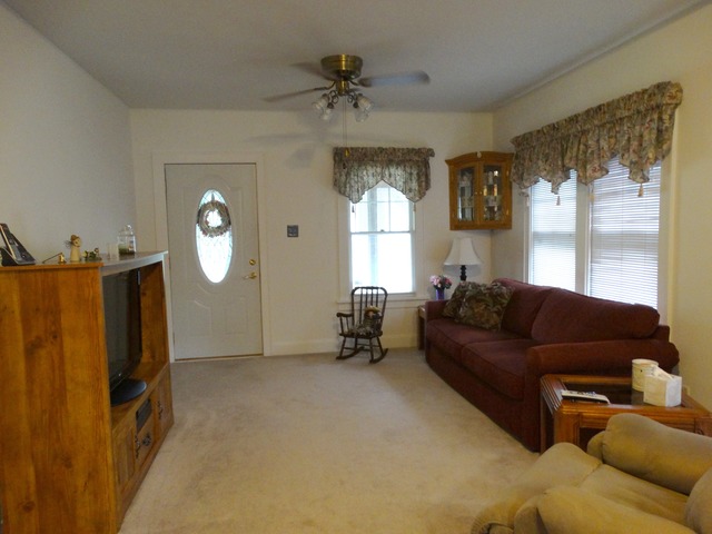 424 E 4th St, Lockport, IL 60441 photo 3