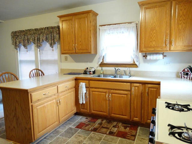 424 E 4th St, Lockport, IL 60441 photo 5