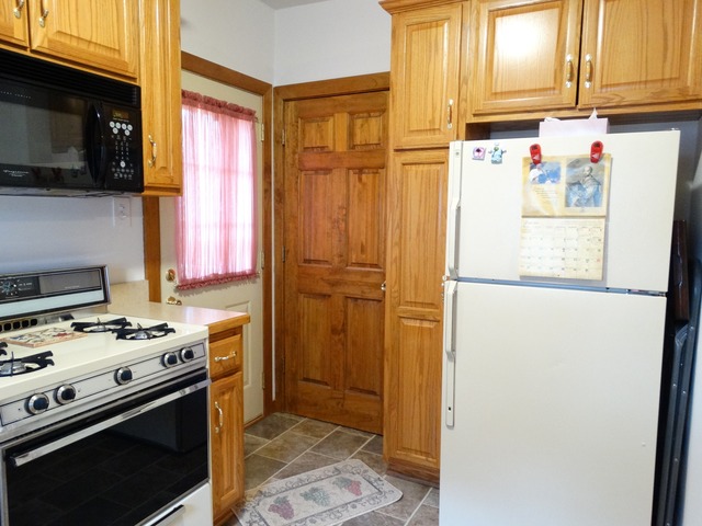 424 E 4th St, Lockport, IL 60441 photo 6