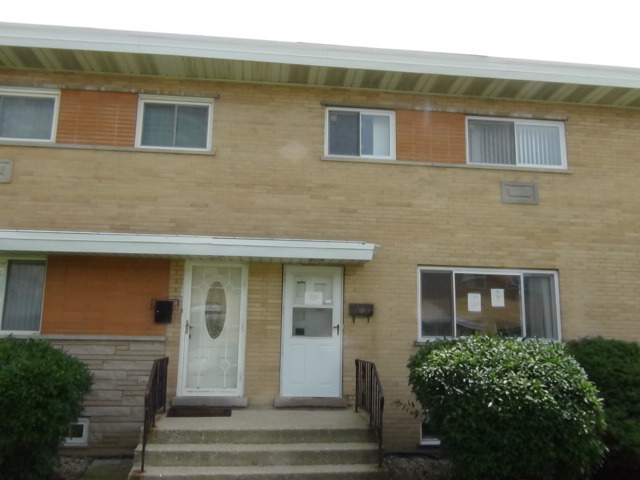 9666 Lois Dr, Des Plaines, IL 60016 photo 5